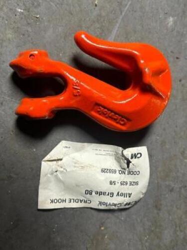 DESCRIPTION: (6) ALLOY GRADE 80 CRADLE HOOK ADDITIONAL INFORMATION: SIZE 625 5/8 LOCATION: BAY 7 THIS LOT IS: SOLD BY THE PIECE QTY: 6