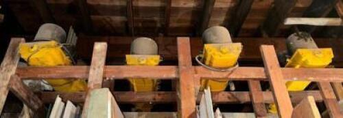 (4)- CONSTRUCTION LIGHTS