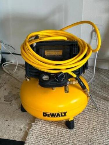 6 GAL. AIR COMPRESSOR