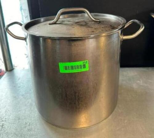 DESCRIPTION: STOCK POT WITH LID SIZE: 11.5"X10.5" QTY: 1