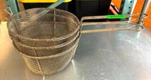 DESCRIPTION: (3) WIRE BASKETS WITH HANDLES SIZE: 11.5"X5.5" QTY: 3