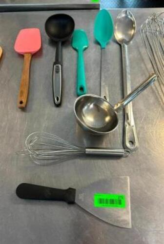 DESCRIPTION: ASSORTED KITCHEN UTENSILS AS SHOWN QTY: 1