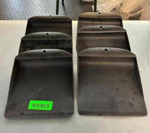 DESCRIPTION: (6) PLASTIC SCOOPS SCRAPERS QTY: 6