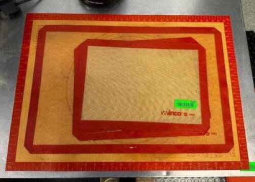 DESCRIPTION: (5) ASSORTED SIZED SILICONE BAKING SHEETS QTY: 5