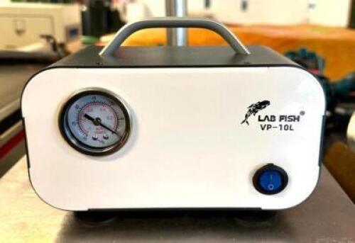 DESCRIPTION: VACUUM PUMP BRAND/MODEL: LAB FISH VP-10L QTY: 1