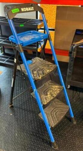 DESCRIPTION: FOLDING STEP LADDER BRAND/MODEL: KOBALT QTY: 1