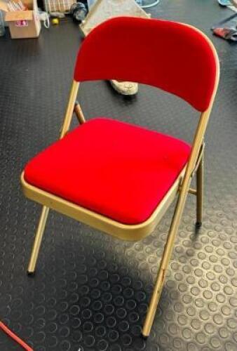 DESCRIPTION: (4) FOLDING CHAIRS QTY: 4