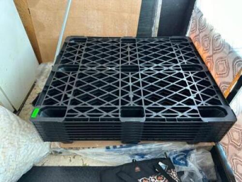 DESCRIPTION: (8) PLASTIC PALLETS QTY: 8