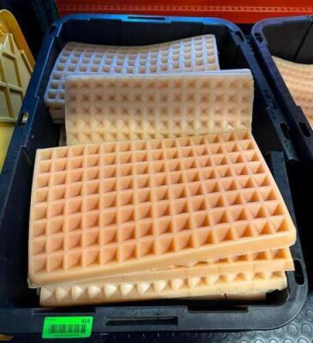 DESCRIPTION: BIN OF ASSORTED SILICONE CANDY MOLDS QTY: 1