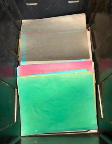 DESCRIPTION: BIN OF CUTTING/BAKING SHEETS QTY: 1