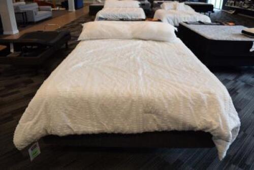 QUEEN COMFORTER