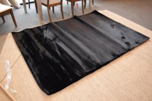 BLACK RUG