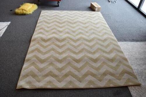 RUGS