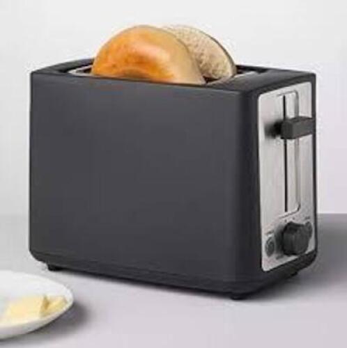 DESCRIPTION: (1) 2 SLICE TOASTER BRAND/MODEL: DESIGN BY TARGET INFORMATION: BLACK RETAIL$: $30.00 EA QTY: 1