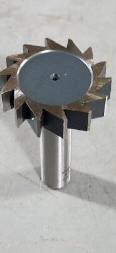 DESCRIPTION: (1) HSS STRAIGHT TOOTH KEYSEAT CUTTER BRAND/MODEL: VC 03069077 SIZE: 1.5" CUT DIA 3/4" CUT WIDTH 1/2" SD RETAIL$: $56.14 QTY: 1