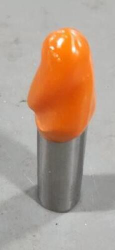 DESCRIPTION: (1) 15* PER SIDE TAPERED END MILL BRAND/MODEL: CONICAL V-504 SIZE: 5/16" SM END RETAIL$: $87.05 QTY: 1
