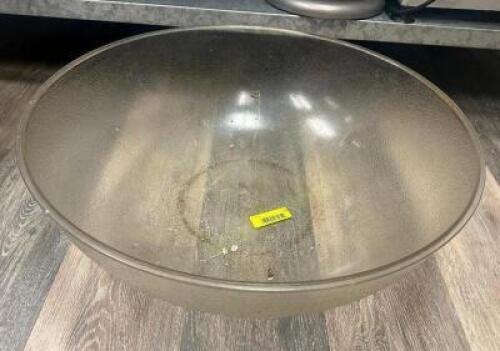 DESCRIPTION 24" PLASTIC SALAD / PUNCH BOWL SIZE 24" LOCATION KITCHEN QTY 1