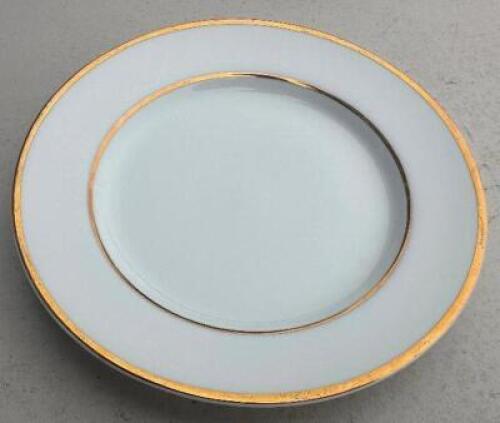 DESCRIPTION (60) 8" PORCELAIN SALAD PLATES W/ GOLD TRIM BRAND / MODEL: 10 STRAWBERRY STREET ADDITIONAL INFORMATION W/ GREEN PLATE STAND SIZE 8" THIS L