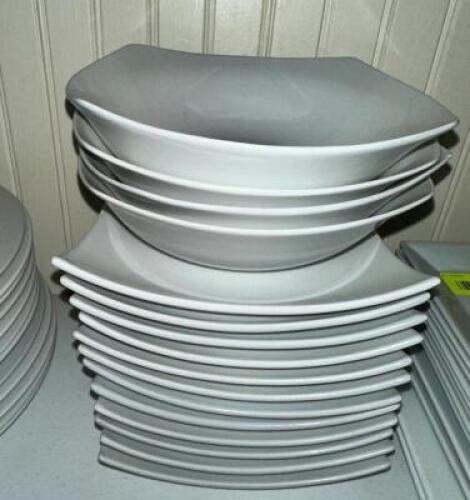 ASSORTED PLATES AND BOWLS