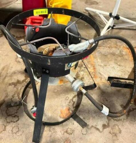 DESCRIPTION TURKEY FRYER STAND W/ HOSE AND REGULATOR LOCATION SITE 2 QTY 1