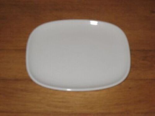 DESCRIPTION: (1) CASE OF (72) SMALL PLATES INFORMATION: WHITE RETAIL$: $605.76 TOTAL QTY: 1