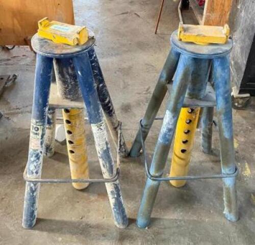 (2) 10-TON RATCHETING VEHICLE STAND