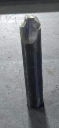 DESCRIPTION: (2) SOLID CARBIDE CORNER ROUNDING END MILL BRAND/MODEL: B&T TOOL SP001627 SIZE: 3mm RAD 1/2" DIA RETAIL$: $140.00 QTY: 2
