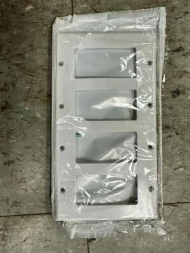 ONE BOX OF WHITE OUTLET COVERS