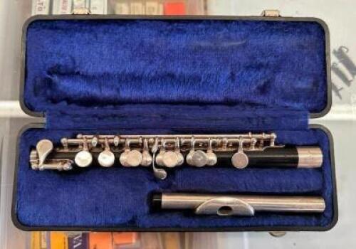 PLASTIC BODY/METAL HEAD PICCOLO WITH CASE