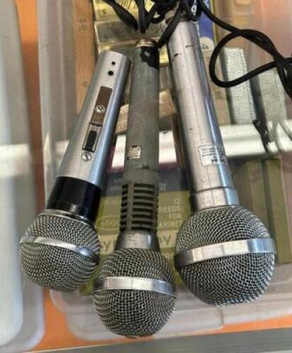 (3) MICROPHONES