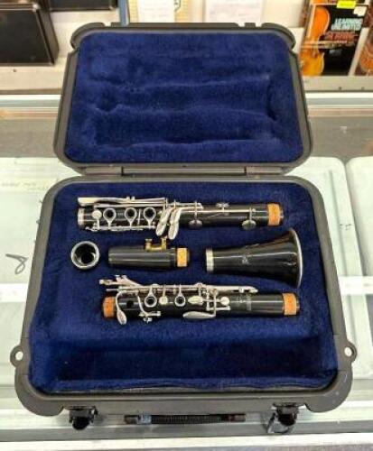 1400 CLARINET WITH CASE
