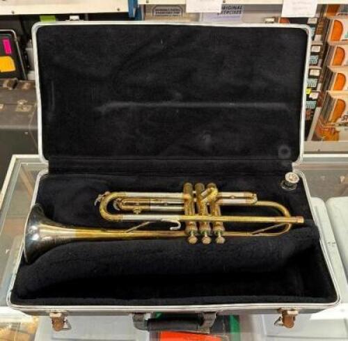 EMPEROR TRUMPET WITH SILVER BELL