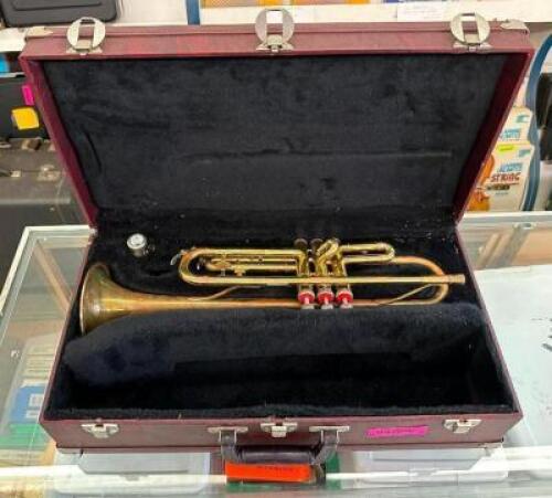 COLLEGIATE TRUMPET WITH CASE