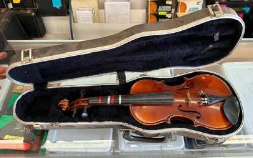 1981 1/2 VIOLIN WITH CASE