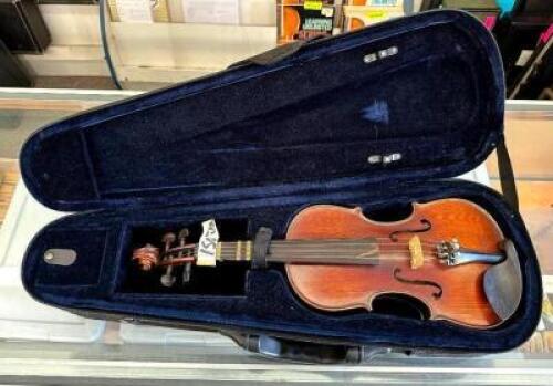 1/2 VIOLIN WITH CASE