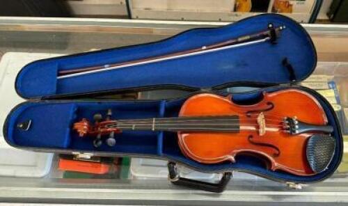 3/4 VIOLIN WITH CASE & BOW