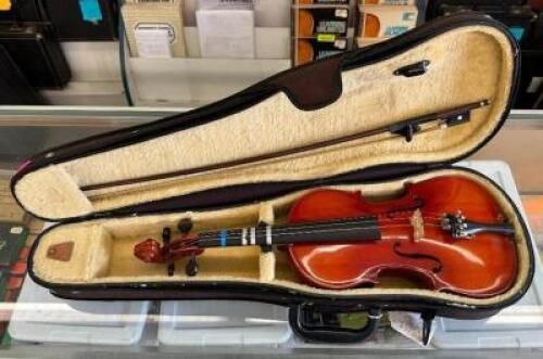 3/4 VIOLIN WITH CASE & BOW