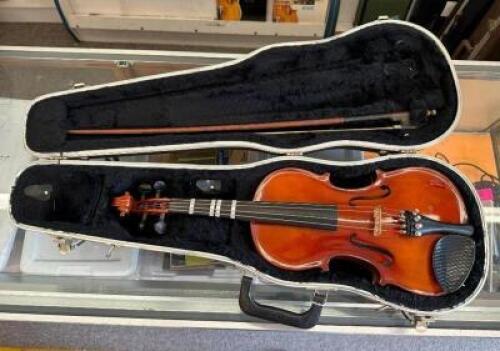 3/4 VIOLIN WITH CASE & BOW