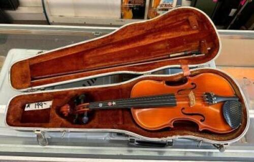 3/4 VIOLIN WITH CASE & BOW