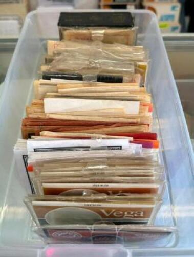 BIN OF BANJO/MANDOLIN LOOP END SINGLES & SETS