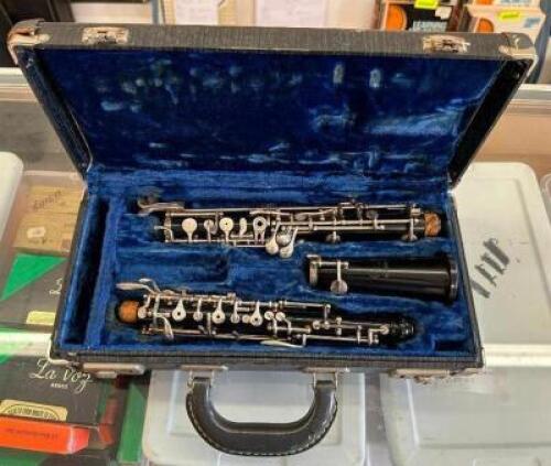 SIGNET OBOE WITH CASE
