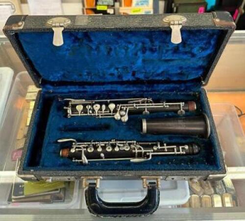 OBOE WITH CASE