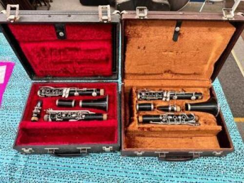 (2)- PLASTIC CLARINETS