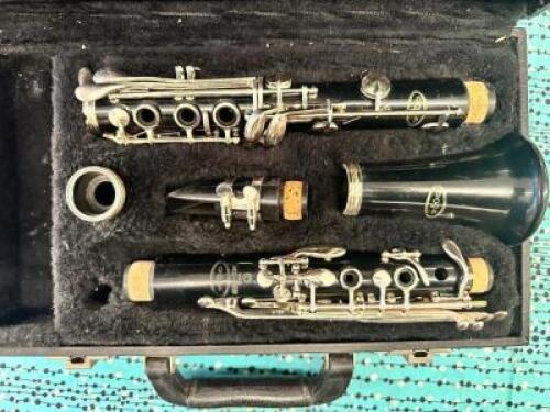 VITO PLASTIC CLARINET