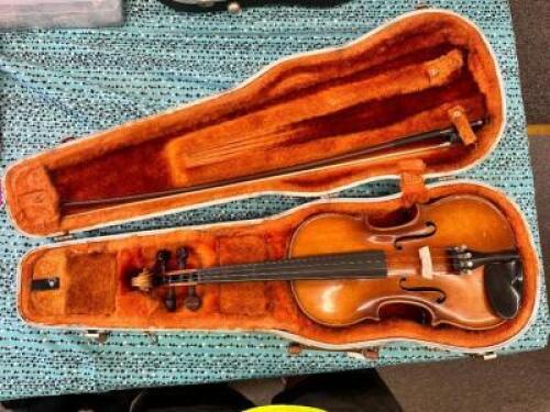 3/4 PFRETZSCHNER VIOLIN W/ CASE AND BOW