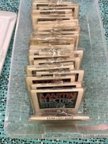 TOTE OF MARTIN ELECTRIC GUITAR STRINGS