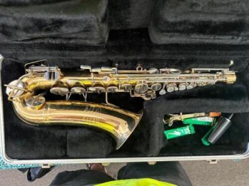 BUESCHER ALTO SAX