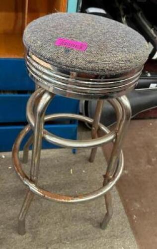 SPINNING STOOL