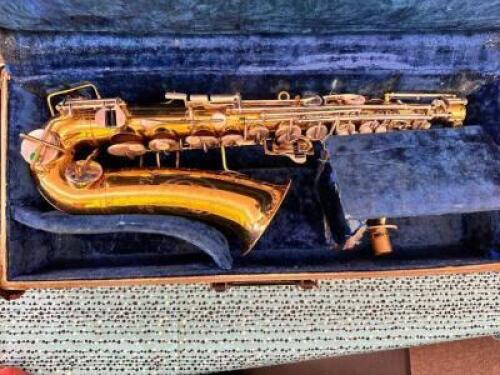 BUESCHER ALTO SAX