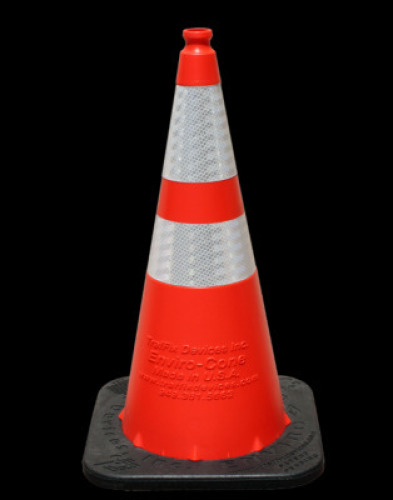 DESCRIPTION: (10) RUBBER TRAFFIC CONES WITH RUBBER BASE INFORMATION: NEW QTY: 10